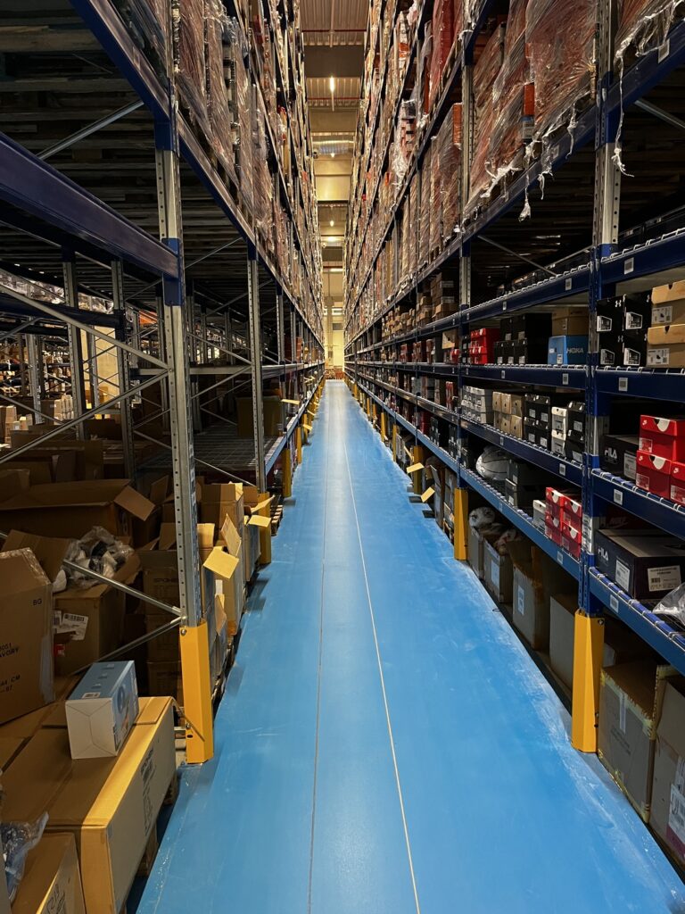 Skladovací prostory lyžařského vybavení a kol